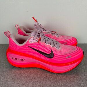 Nike Vomero Plus Hyper Pink HV8154-604 Women's size 8.5 Running Shoes